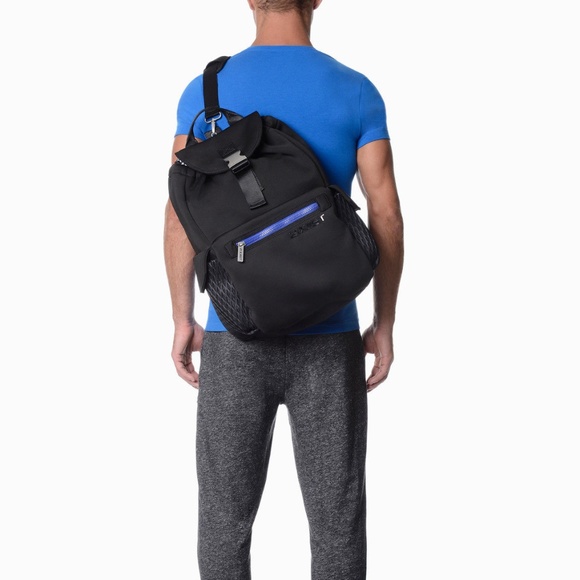 2xist backpack
